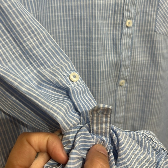 FOREVER 21 • Oversized Button Up • Size Small • 100% Cotton - Picture 3 of 8